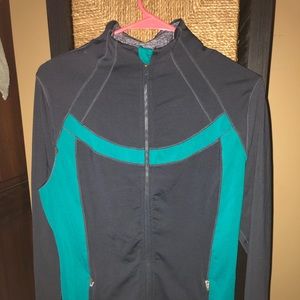 Activewear long sleeve zip up